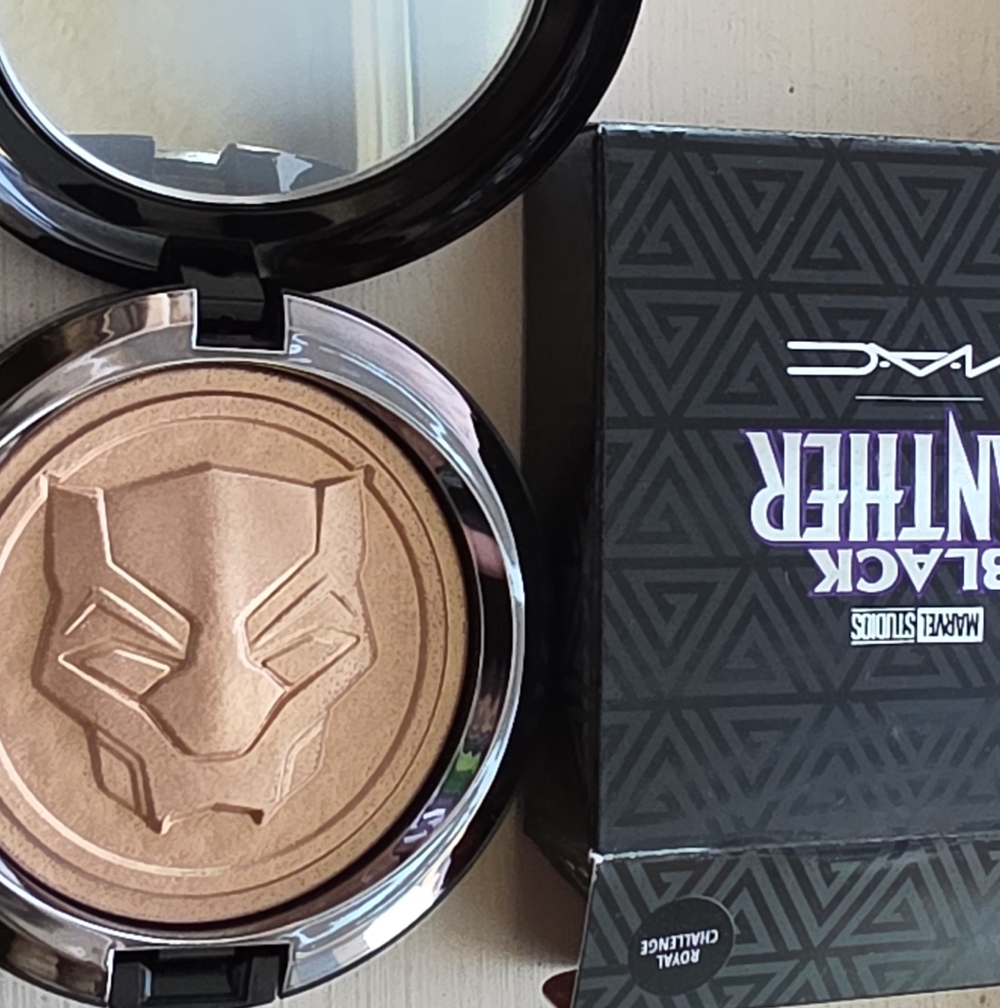 MAC Extra Dimension Skinfinish Royal Challenge